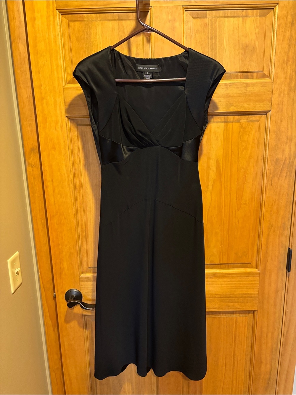 Jones New York Black Cap-Sleeve Midi Dress with Draped Bodice
